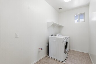 2263 S Henry Ln in Gilbert, AZ - Building Photo - Building Photo