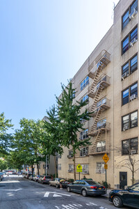 100 Bennett Ave in New York, NY - Building Photo - Building Photo