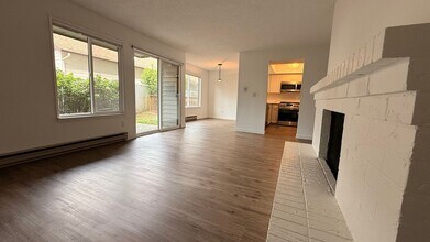 12904 126th Ct NE in Kirkland, WA - Building Photo - Building Photo