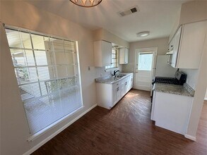 8520 Woodstone Dr in Austin, TX - Building Photo - Building Photo