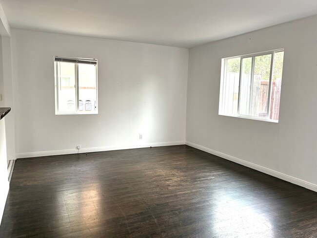 2304 Voorhees Ave, Unit A in Redondo Beach, CA - Building Photo - Building Photo