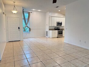 4135 Quail Briar Dr in Valrico, FL - Building Photo - Building Photo