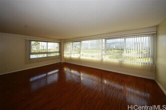 2465 Ala Wai Blvd in Honolulu, HI - Building Photo - Building Photo