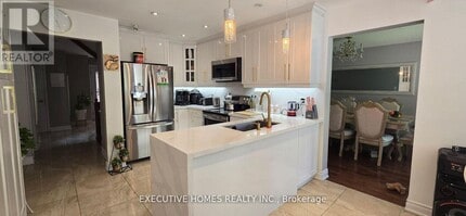 2342 Wildwood Crescent in Pickering, ON - Building Photo - Building Photo