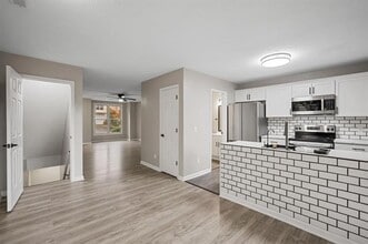 2331 Avalon Wds Dr in Harrisonburg, VA - Building Photo - Building Photo