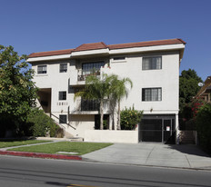 10611 Moorpark St Apartamentos