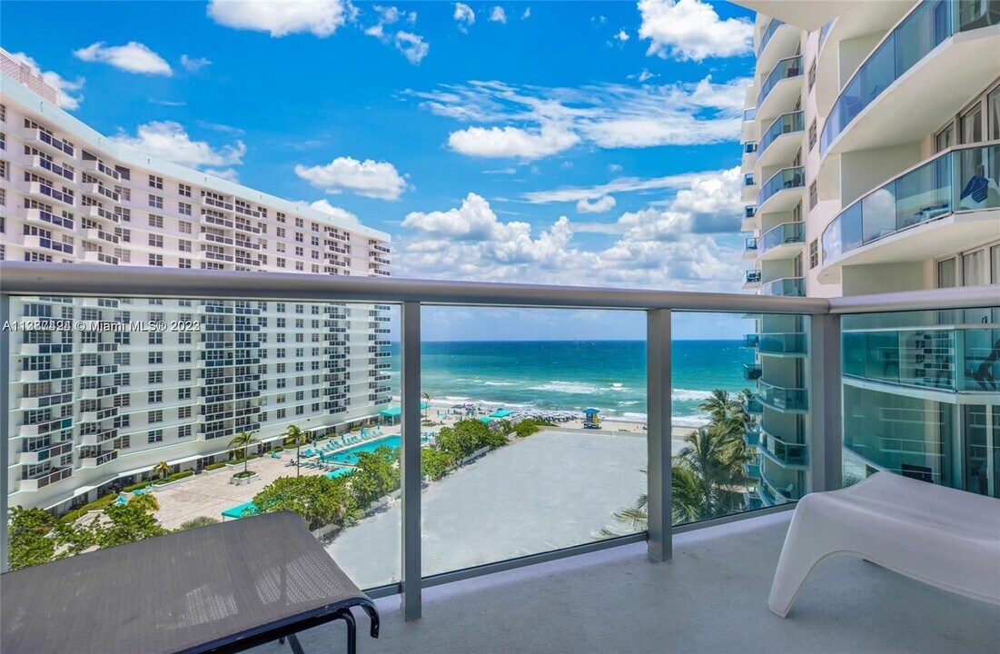 3801 S Ocean Dr, Unit OCEAN BEACH 8 in Hollywood, FL - Foto de edificio