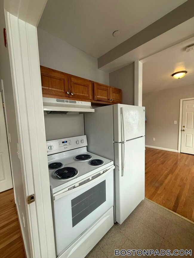 4 Kingsley Terrace in Lynn, MA - Building Photo - Building Photo