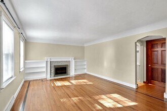 317 S Old Orchard Ave in Webster Groves, MO - Building Photo - Building Photo