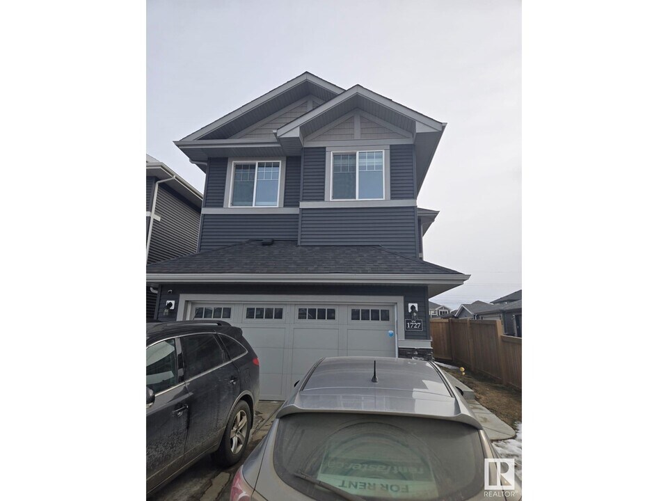 1727 Enright Link NW in Edmonton, AB - Building Photo