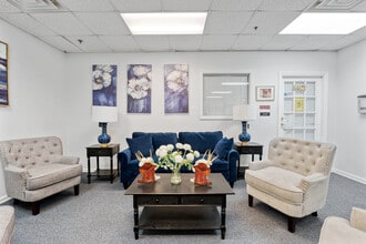 Elora Gardens at Petersburg in Petersburg, VA - Foto de edificio - Building Photo