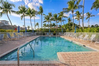 3930 Deer Crossing Ct in Naples, FL - Building Photo - Building Photo