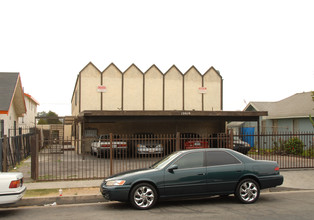 10616 S Budlong Ave in Los Angeles, CA - Building Photo - Building Photo