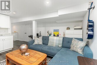 329 Runnymede Rd in Toronto, ON - Building Photo - Building Photo