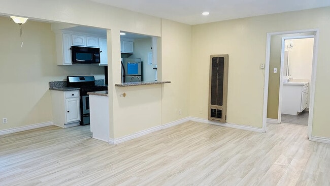 2328 N Ontario St, Unit A in Burbank, CA - Foto de edificio - Building Photo