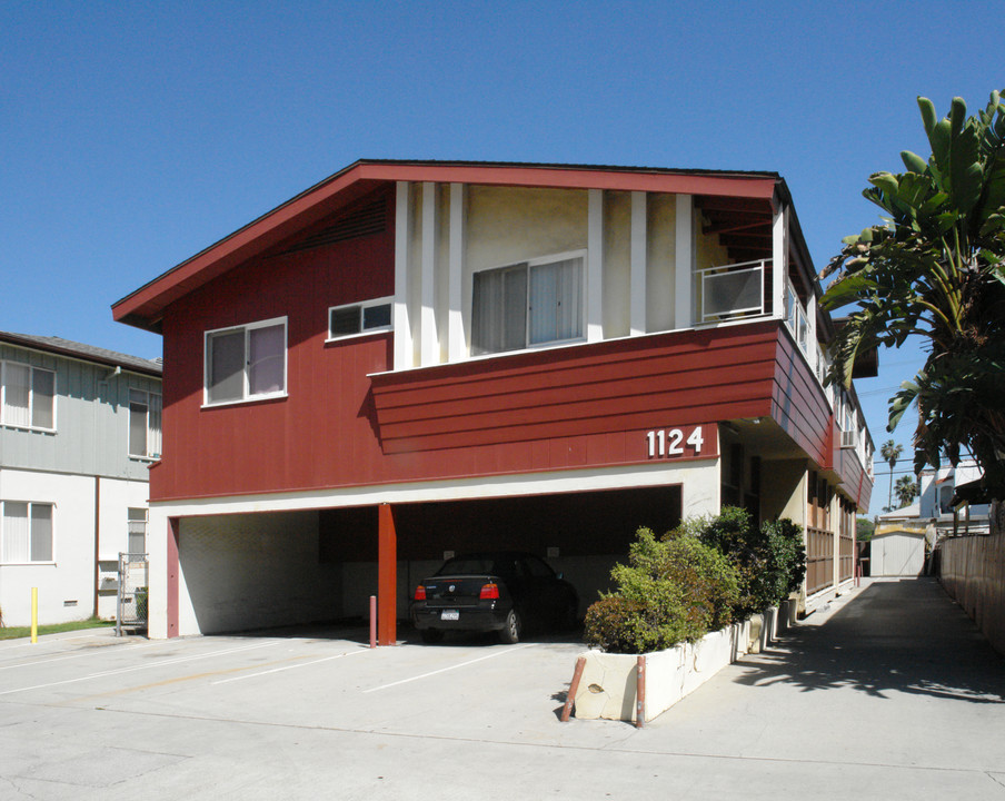 1124 S Sherbourne Dr in Los Angeles, CA - Building Photo