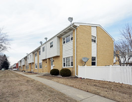 937-951 York Rd in Elmhurst, IL - Building Photo