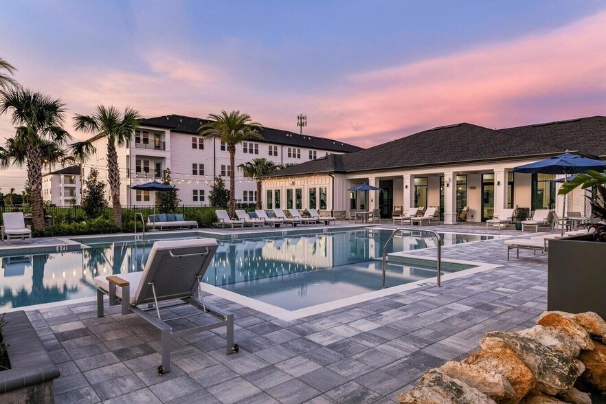 1311 Elan Dr, Unit B1 in Davenport, FL - Building Photo