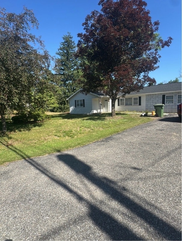1 Spruce Ln