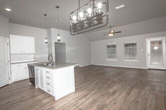 6907 67th St in Lubbock, TX - Building Photo - Building Photo