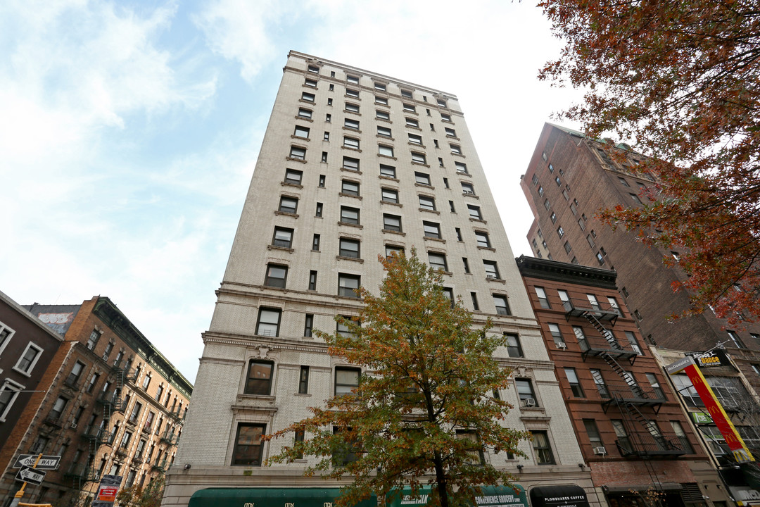 Overdene Apartments in New York, NY - Foto de edificio