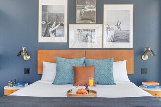 2889 McFarlane Rd in Miami, FL - Building Photo - Building Photo