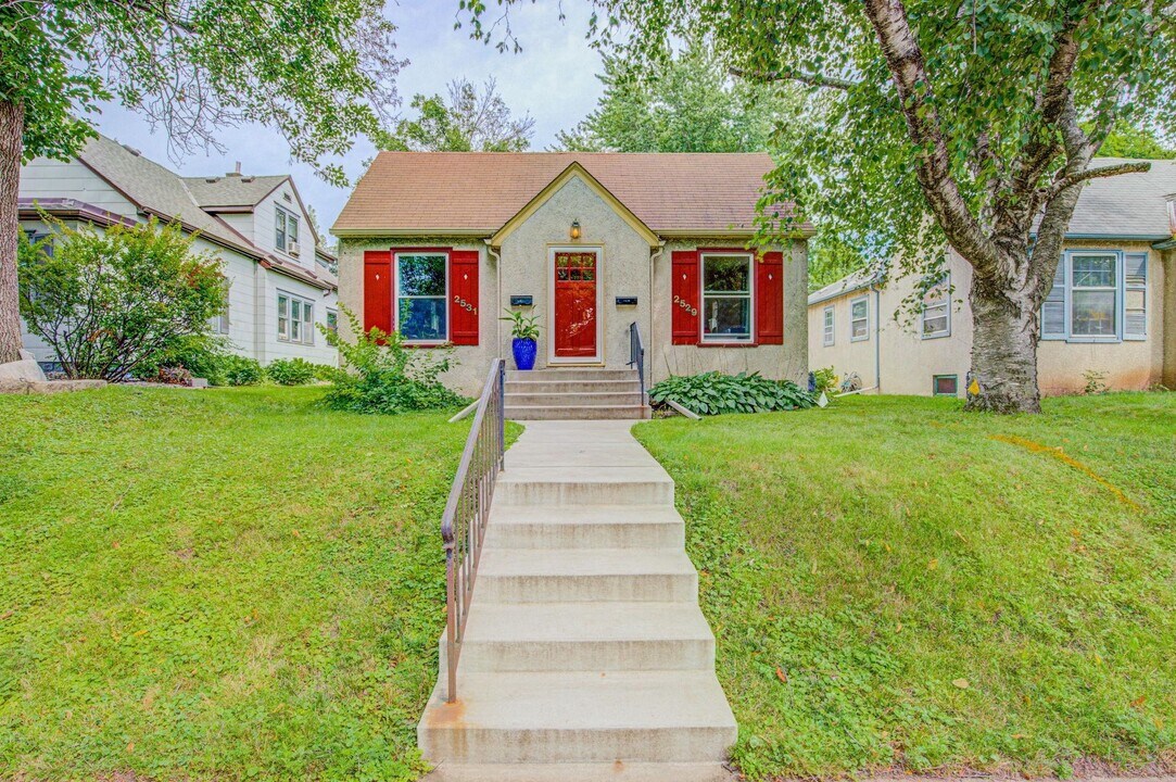 2531 Johnson St NE, Unit 1 in Minneapolis, MN - Foto de edificio