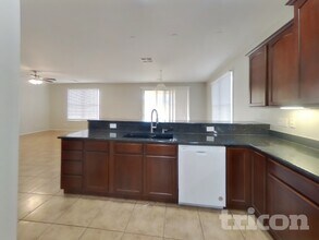 2323 Grenadine Rd in Phoenix, AZ - Building Photo - Building Photo