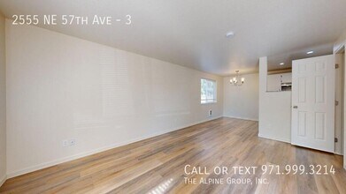 2555 NE 57th Ave in Portland, OR - Building Photo - Building Photo