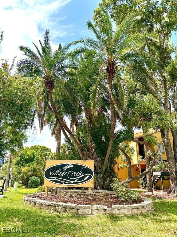 2929 Winkler Ave in Ft. Myers, FL - Foto de edificio - Building Photo