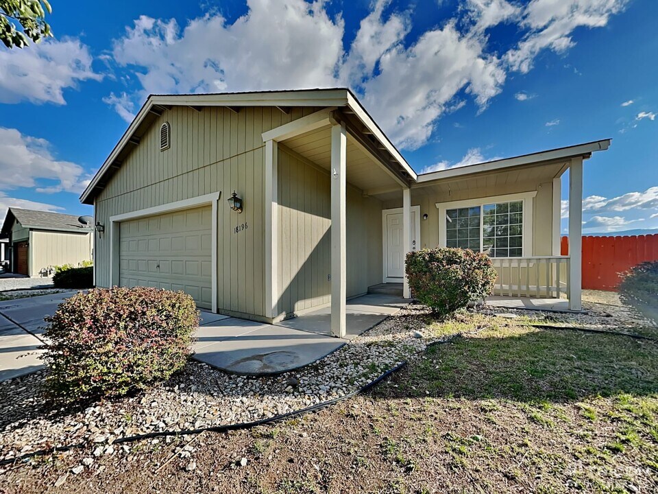 18196 Almondleaf Ct in Reno, NV - Building Photo