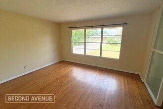 202 Timber Ln in Baytown, TX - Foto de edificio - Building Photo