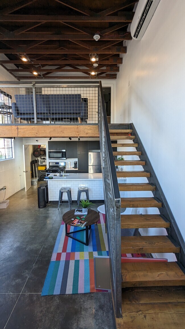 25 W 400 S, Unit Bright Building 108 in Provo, UT - Building Photo - Building Photo