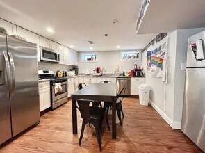 998 Tremont St, Unit 1 in Boston, MA - Foto de edificio - Building Photo