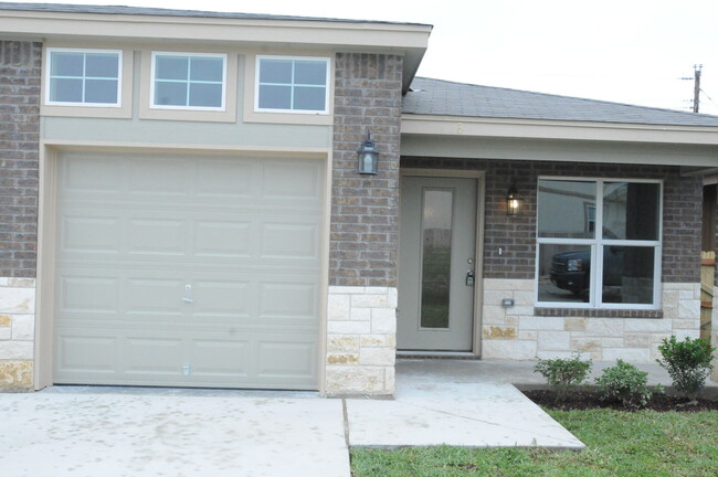 property at 939 Pinewood Dr