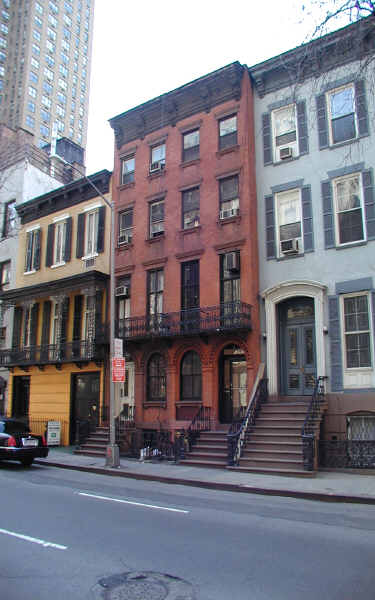 138 E 30th St in New York, NY - Building Photo