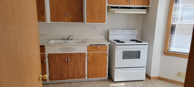 2726 N Wauwatosa Ave in Wauwatosa, WI - Foto de edificio - Building Photo