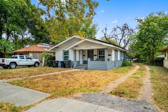 3715 Travis Ave, Unit 123 in Fort Worth, TX - Foto de edificio - Building Photo