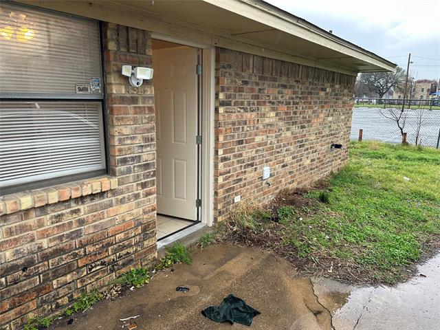 210 W 4th St in Irving, TX - Building Photo - Building Photo