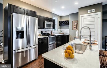 1865 Frankford Ave-Unit -2ND FLOOR in Philadelphia, PA - Foto de edificio - Building Photo