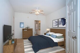 4305 Bayside Village Dr in Tampa, FL - Foto de edificio - Building Photo