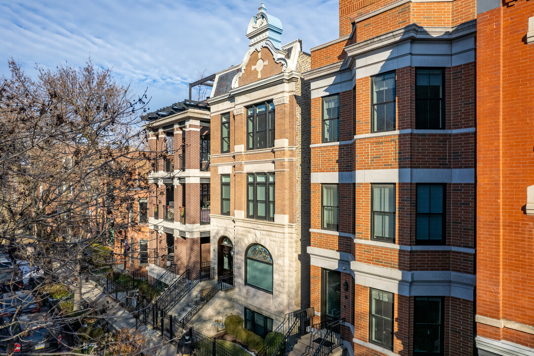 1907 N Bissell St in Chicago, IL - Building Photo