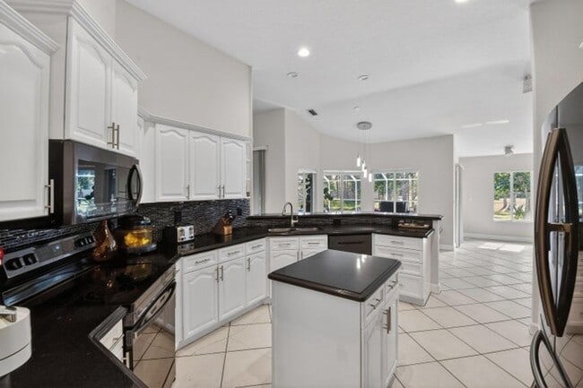 13462 Key Lime Blvd in West Palm Beach, FL - Building Photo - Building Photo