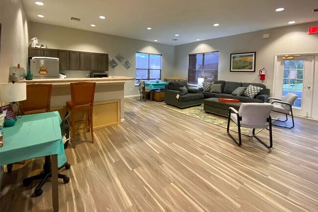 BRITTANY POINT APARTMENTS in Winfield, WV - Building Photo - Building Photo