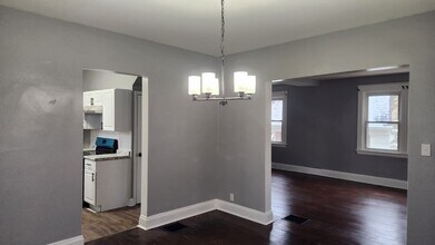 8454 Plainfield Rd in Cincinnati, OH - Building Photo - Building Photo