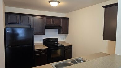 River Hills Apartments in Grand Rapids, MN - Foto de edificio - Building Photo