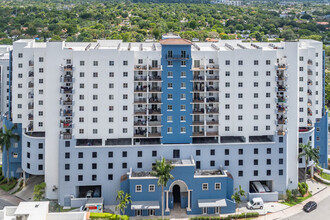 Gables Sunview in Miami, FL - Building Photo - Building Photo