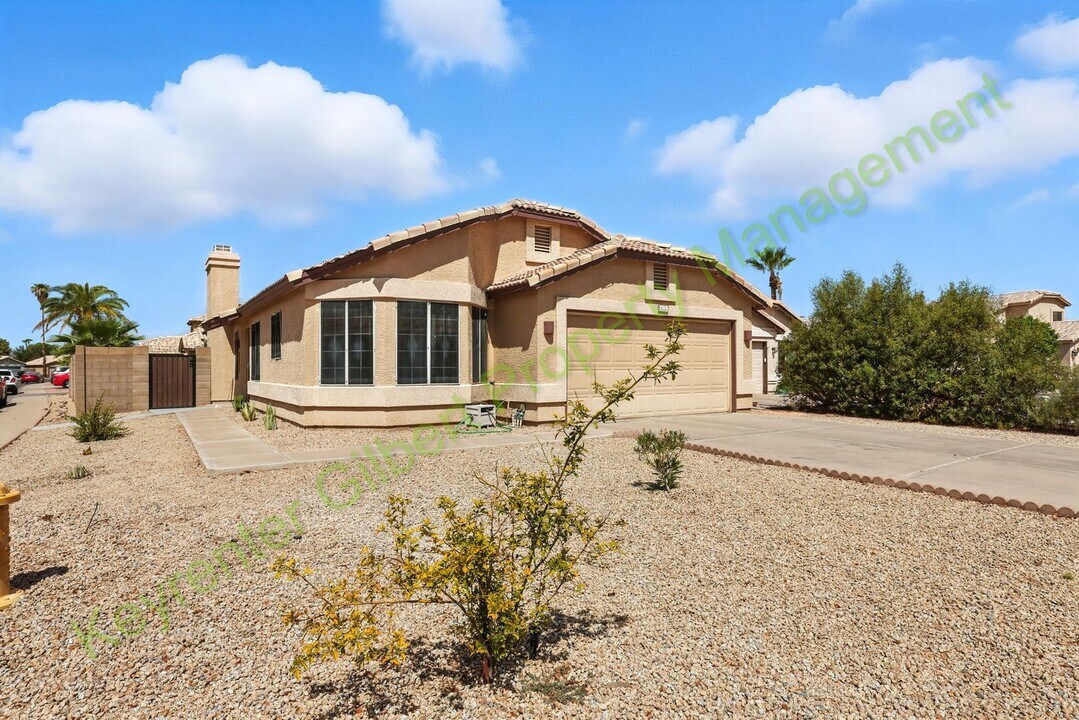 1272 N Woodburne Dr in Chandler, AZ - Building Photo
