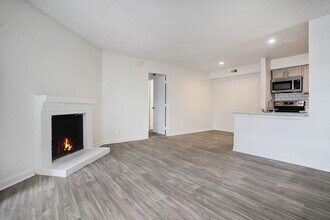 Oakdale Springs Apartments in Colorado Springs, CO - Building Photo - Building Photo