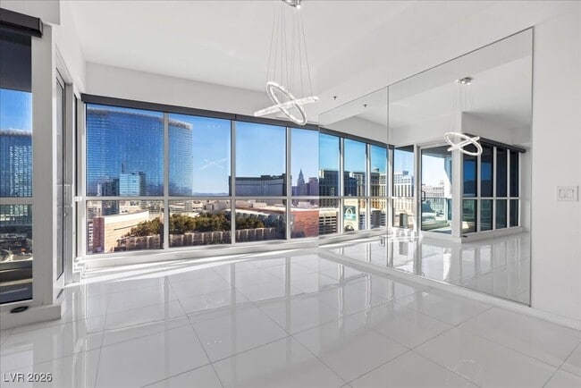 4525 Dean Martin Dr in Las Vegas, NV - Foto de edificio - Building Photo